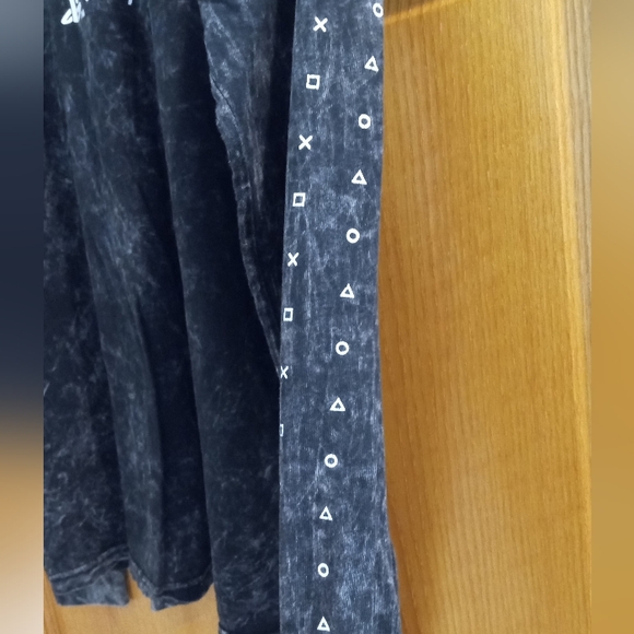 NWOT/Men's PlayStation Long Sleeve - Picture 3 of 5
